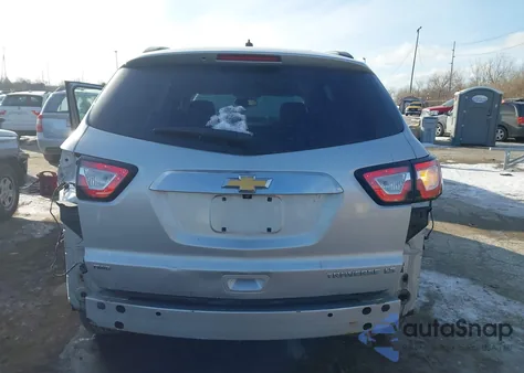 2015 Chevrolet Traverse Ls z USA, uszkodzony, nr VIN 1GNKVFED5FJ233018
